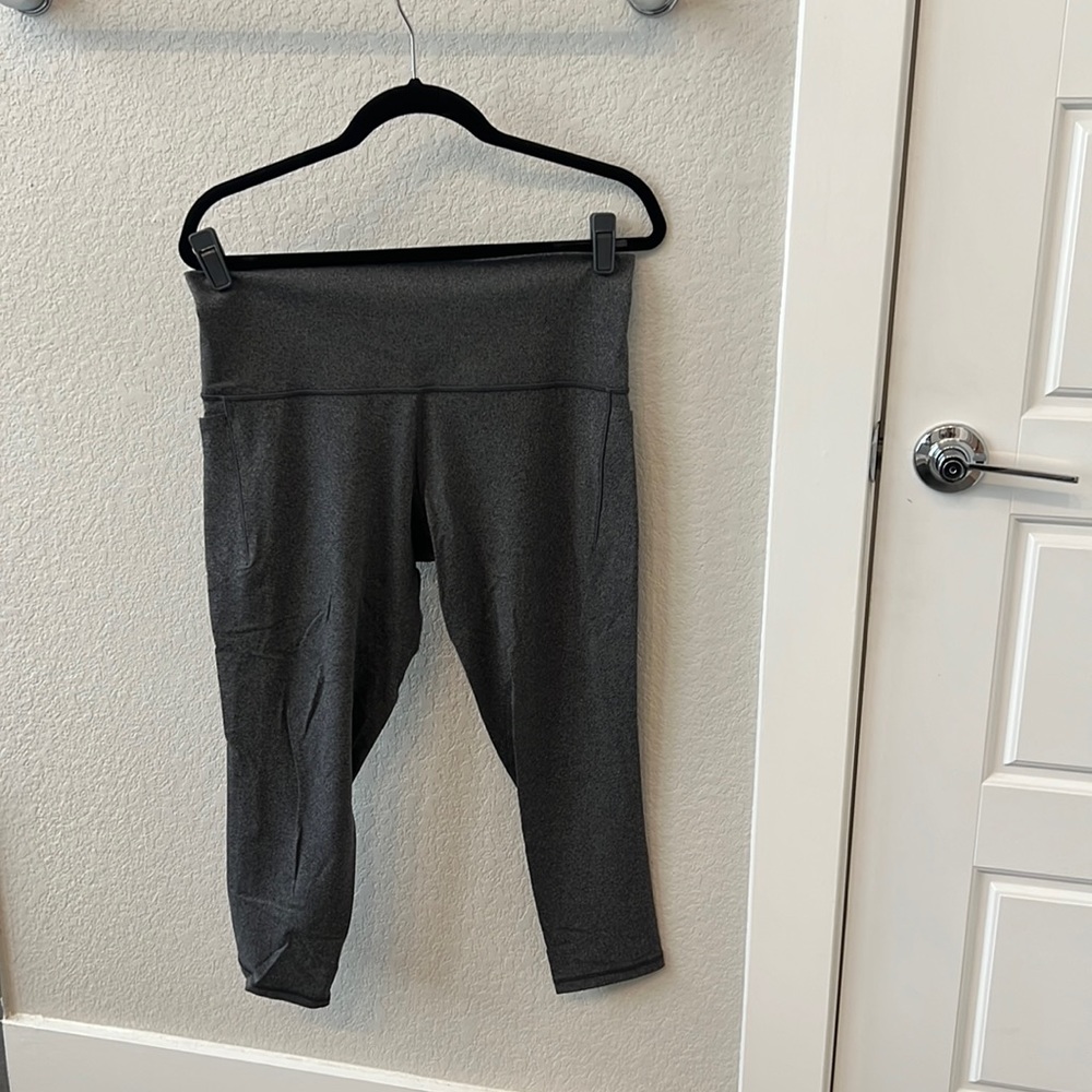 Athleta Salutation Stash Pocket II 7/8 Tight, 1X, Grey